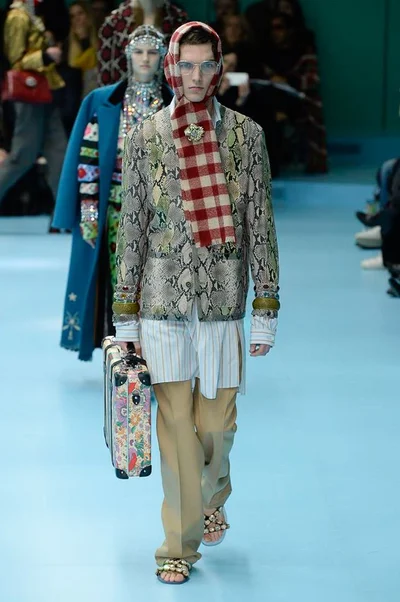 Look 32